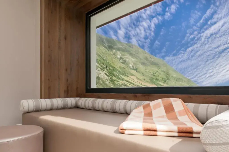 Josl Mountain Lounging Hotel