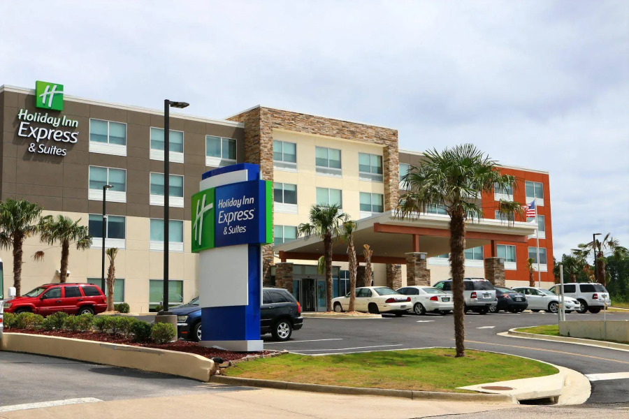 Holiday Inn Express & Suites Alabaster by IHG