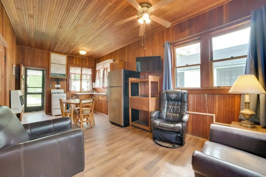 Les Cheneazu Island Hideaway w/ Community Perks!