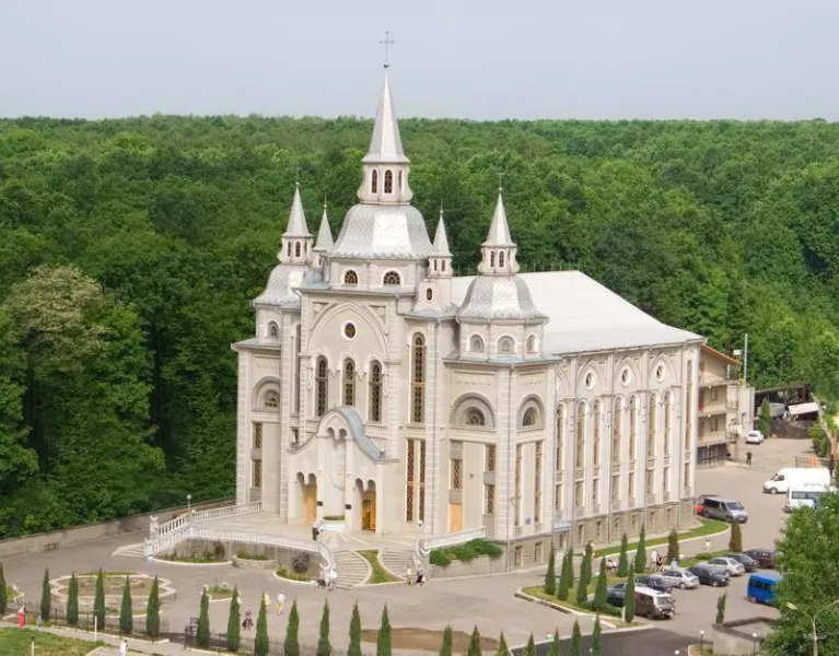 Apartment on Kosmonavtiv street