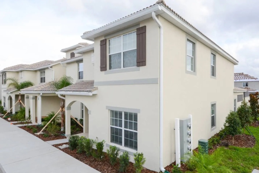 5 bedroom villa at Storey Lake