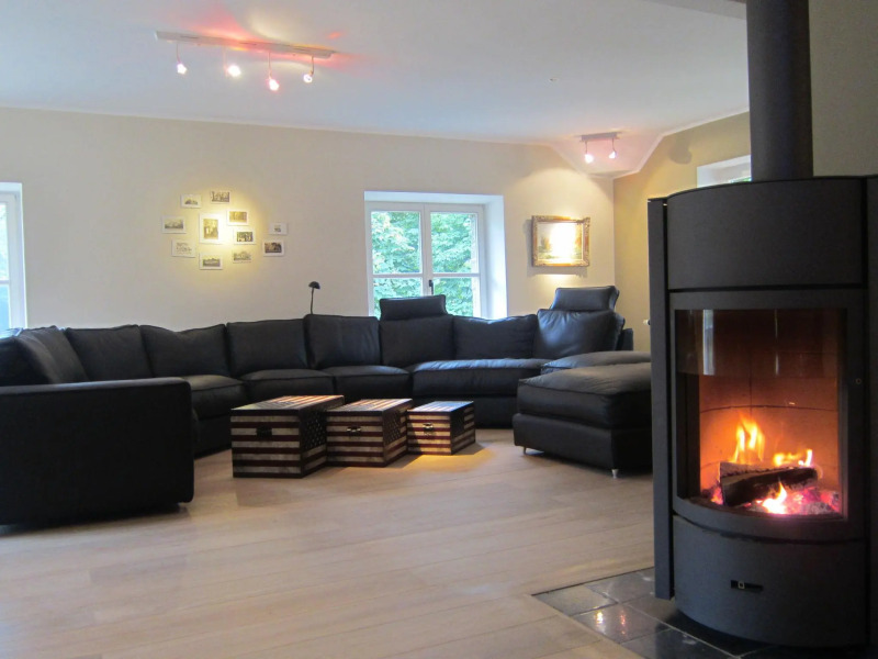 Delightful Castle in Bastogne with Hot Tub