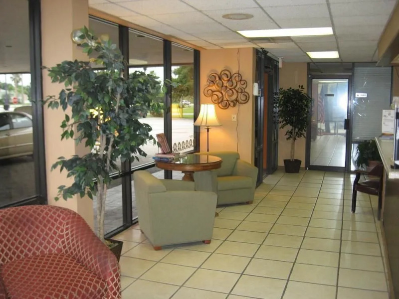 Lake Cecile Inn and Suites