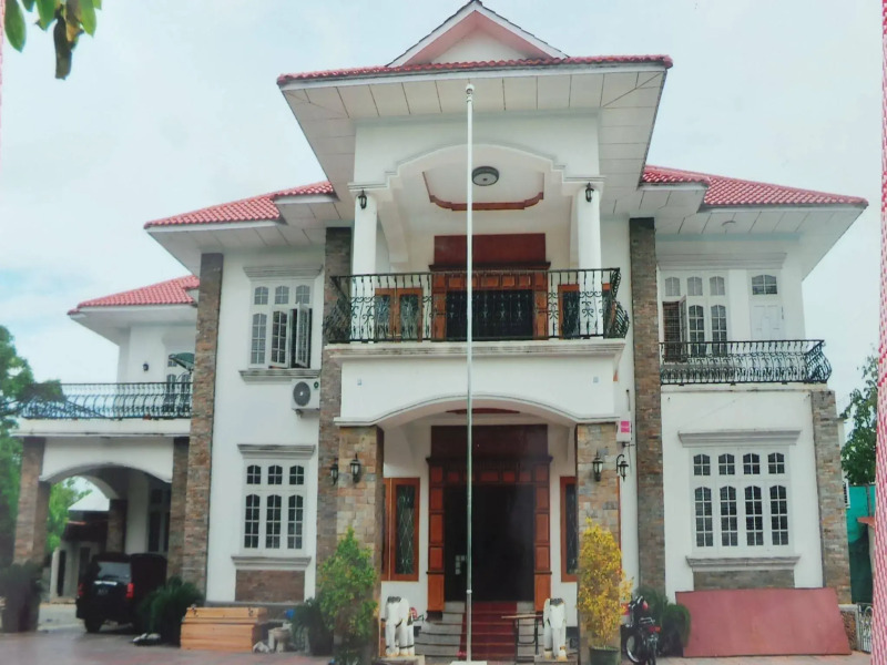 Mandalay White House Hotel