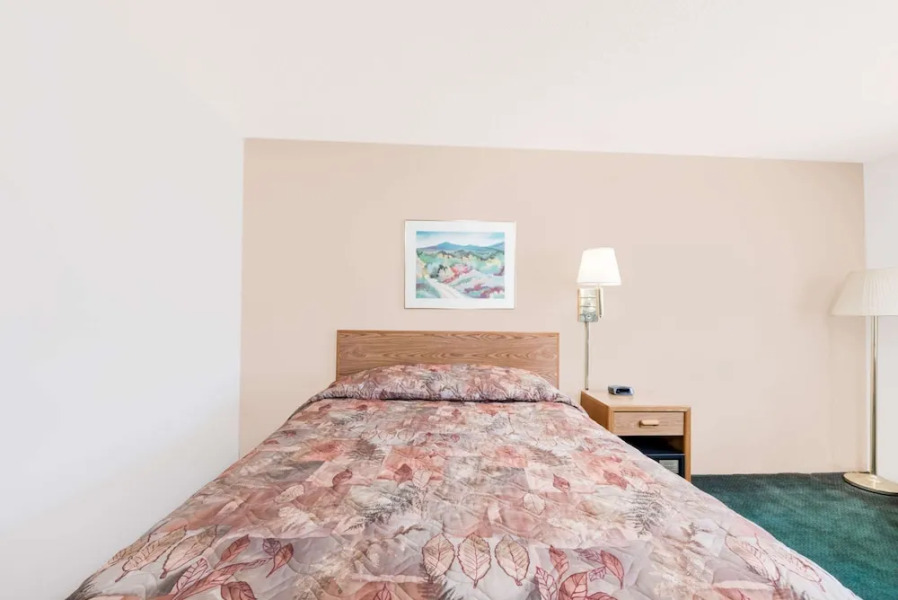 Super 8 Belle Fourche SD