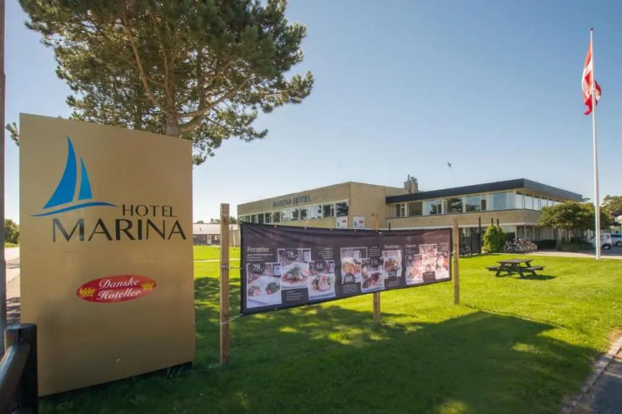 Hotel Marina 