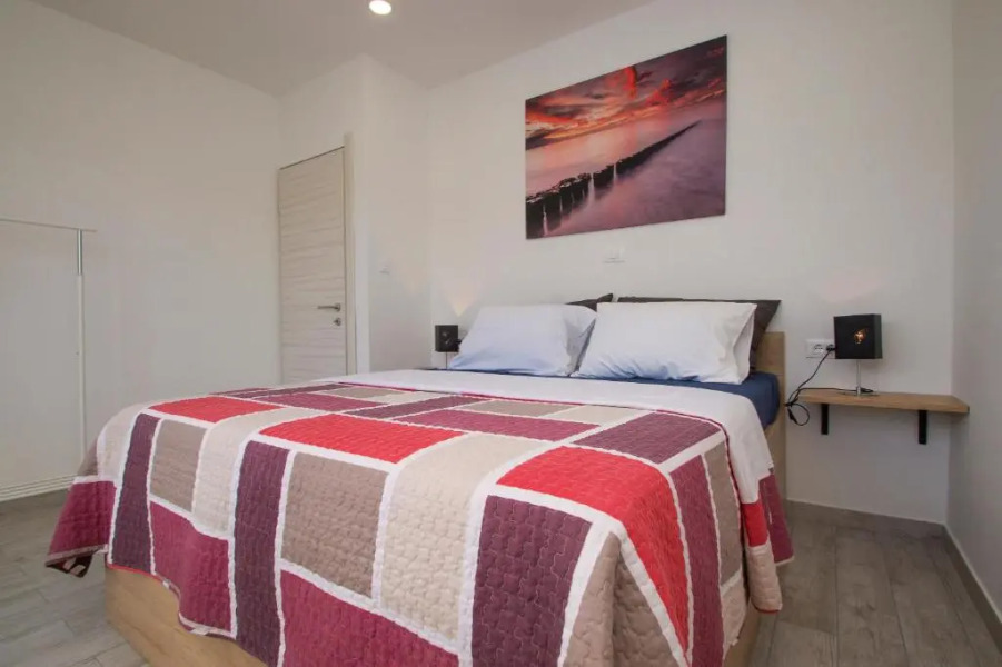 Apartment in Tri Porte (Potirna) with sea view, terrace, air conditioning, WiFi (39-2)