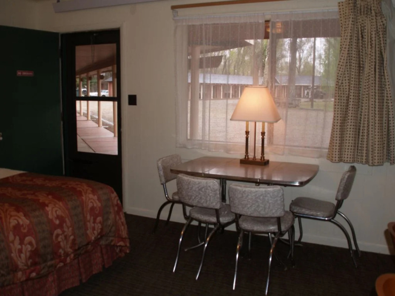 Island Acres Resort Motel