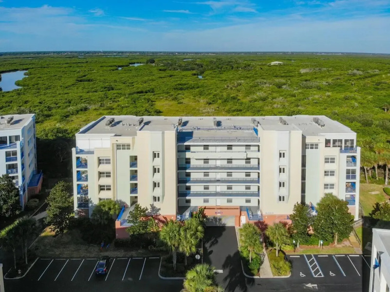 Enjoy the Gorgeous Sunset in This Beautiful 3 2 Condo Ow9-305