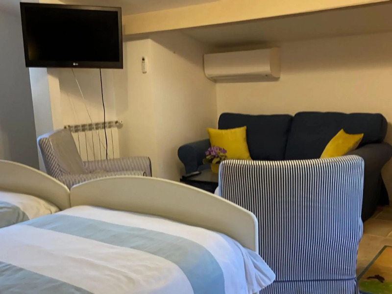 Lavish Villa in Mouans-sartoux With Sauna