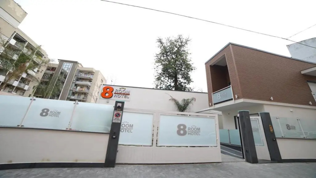 8 Room Hotel