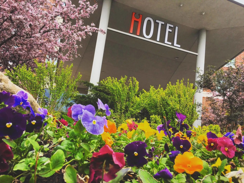 I Hotel And Illinois Conference Center