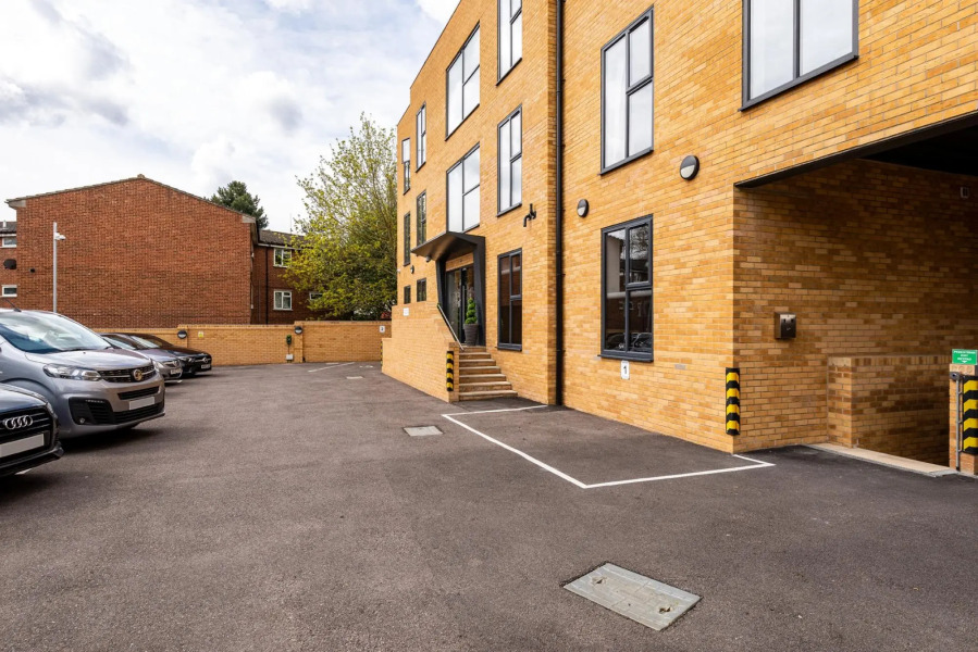 Wonderful Top-floor Apartment