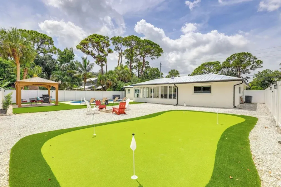 Vero Beach Vacation Rental: Pool & Putting Green!