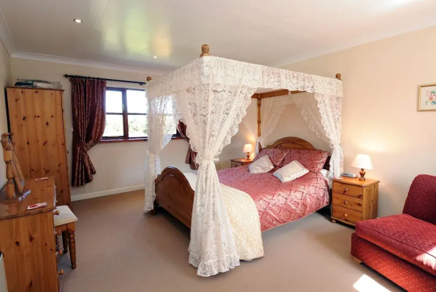 Cosy 1-bed Cottage w/ Hot Tub