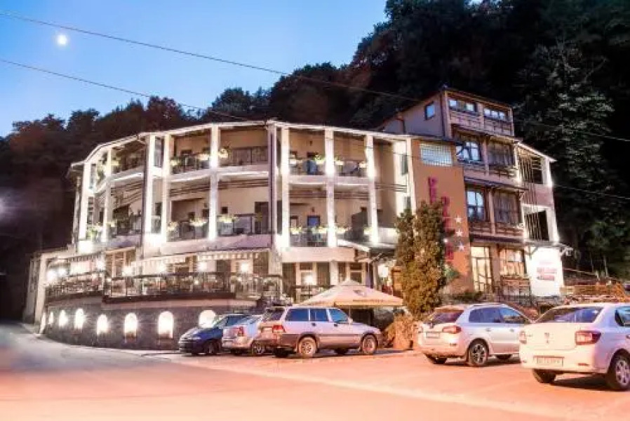 Hotel Perla Oltului