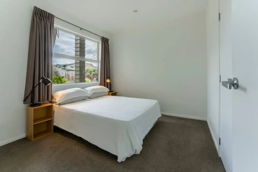 Light and Bright Large Family Home