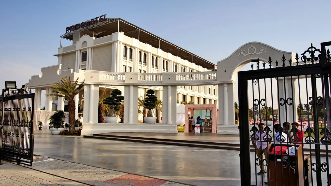 Pride Hotel & Convention Centre Indore