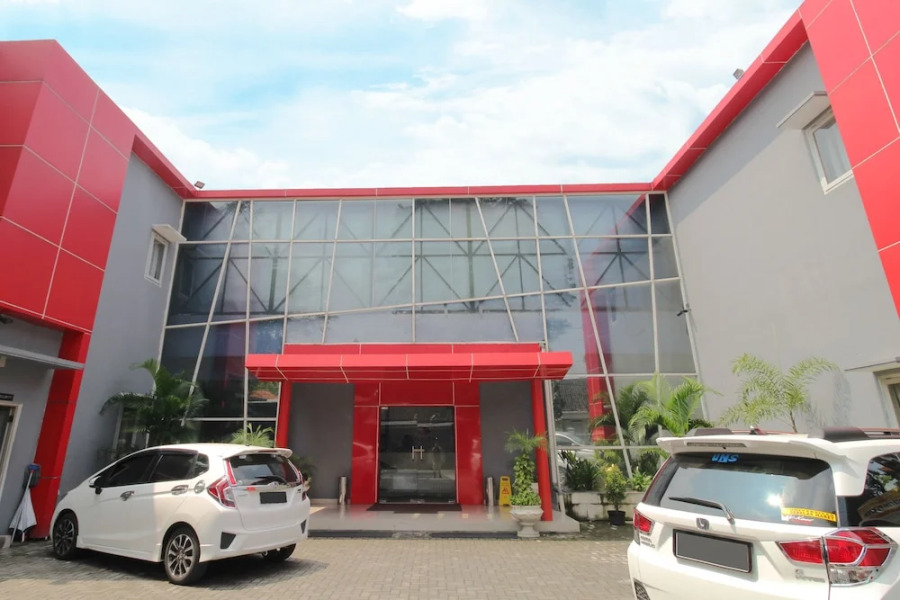 Airy Terminal Tirtonadi MT Haryono 80 Solo