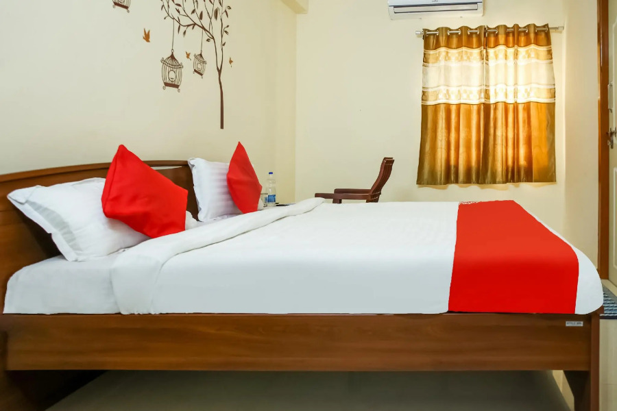 OYO 74790 Nandas Grand