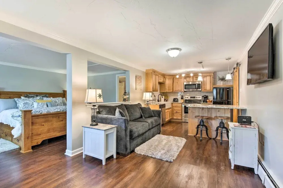 11 Mi to Denver Zoo: Lakewood Studio w/ Fire Pit!