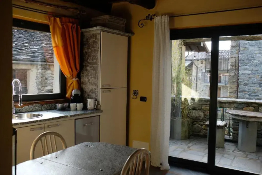 Appartamenti Montemezzo Le Case in Pietra