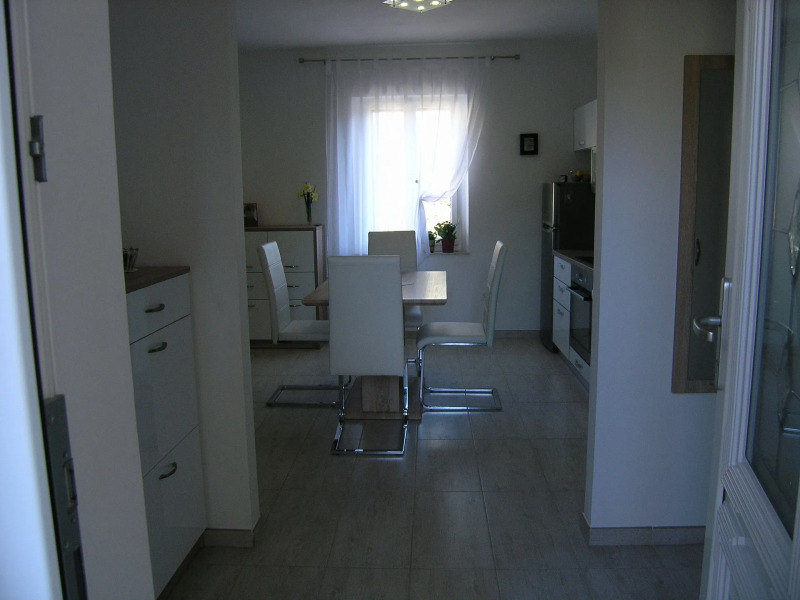 Studio apartment Mici 2 - great loaction and relaxing: SA2  Cres, Island Cres