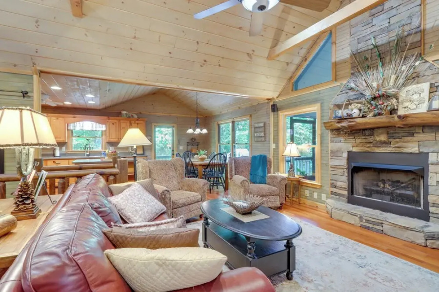 Hot Tub, Decks & Creek Access: Mccaysville Cabin!