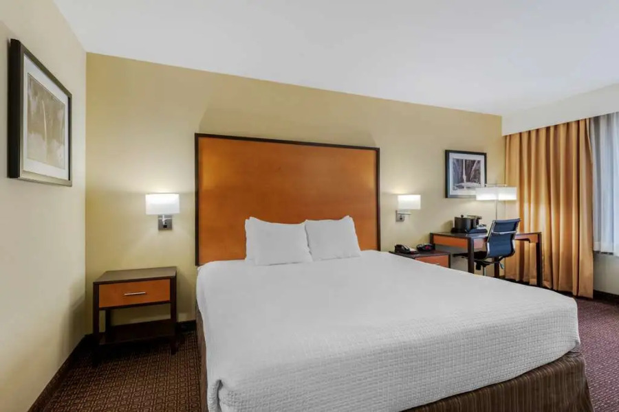 Best Western Plus Cascade Inn & Suites