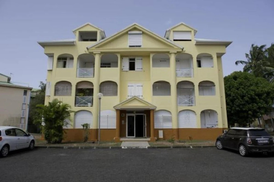 Apartment With one Bedroom in Le Gosier, With Wonderful sea View, Encl