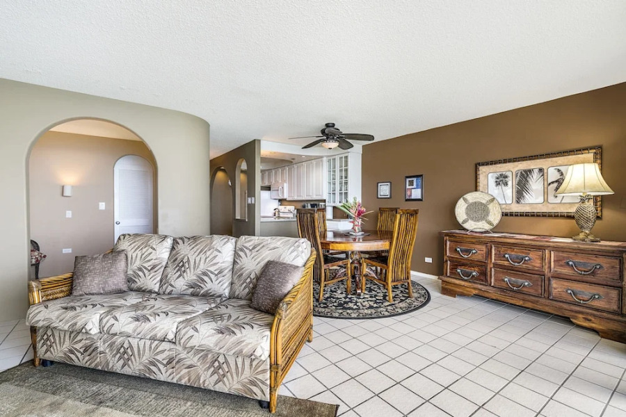 Kona Alii 304 by RedAwning