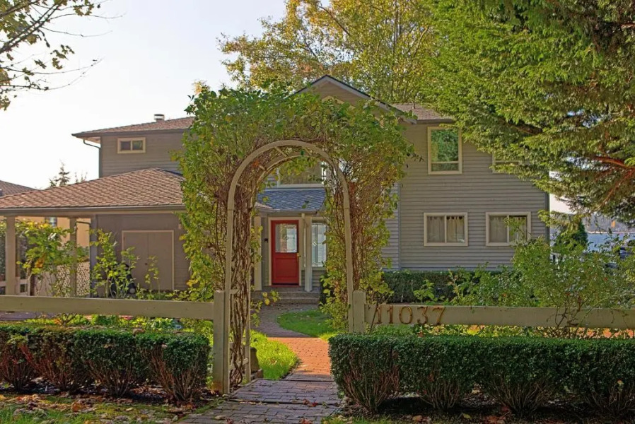 Four Stone Beach House