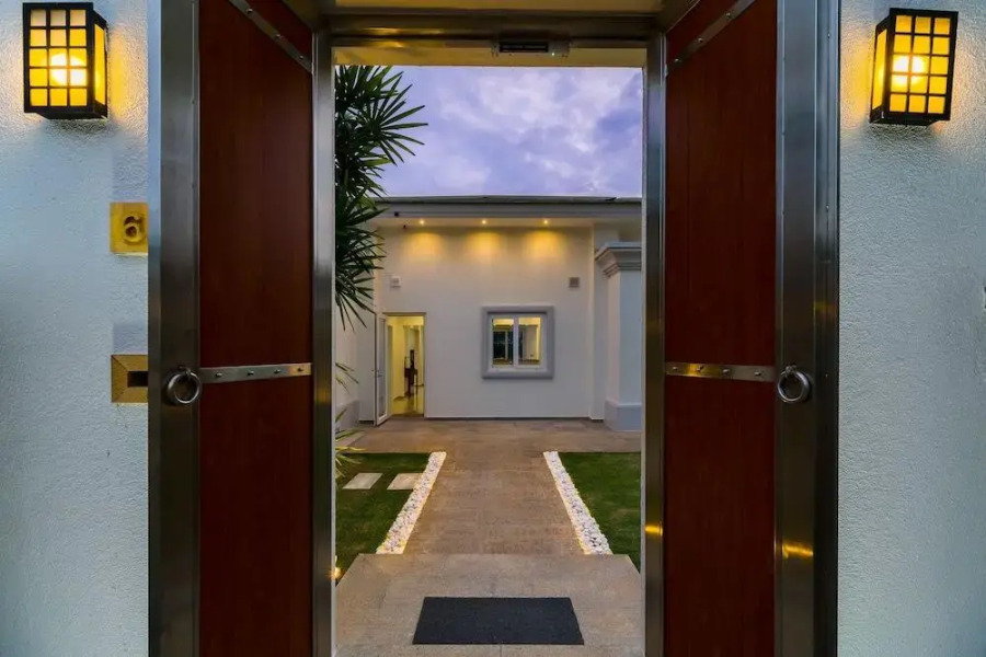 Luxury Pool Villa 608