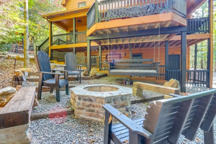 Ellijay Cabin Rental w/ Hot Tub & Resort Amenities