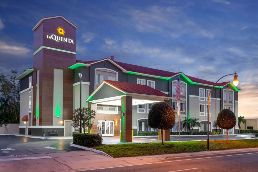 La Quinta Inn & Suites by Wyndham Tampa Bay Area-Tampa South