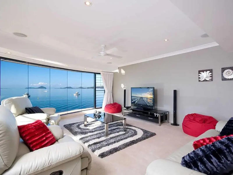1 'Seaside Splendour' 137 Soldiers Point Road - beautiful unit on the waterfront