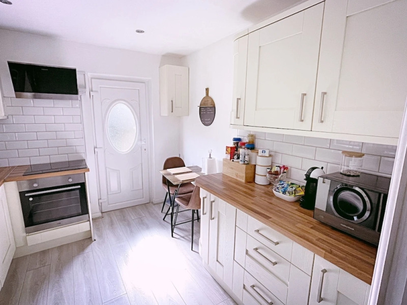 The Serene Stays - 3 Bed Home in Oldham Manchester