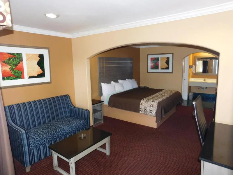 Regency Inn  Suites