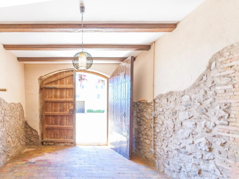 Huge Holiday Home in Catalonia With Private Swimming Pool