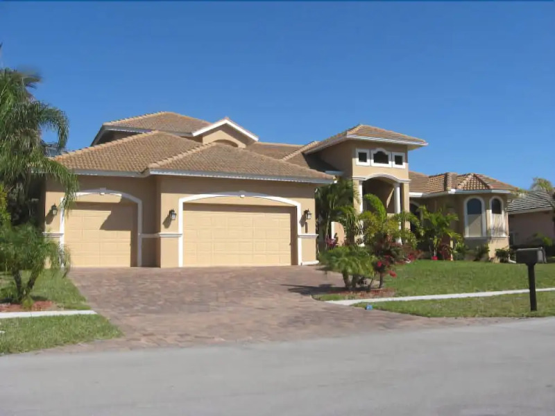 Marco Island Vacation Pool Homes