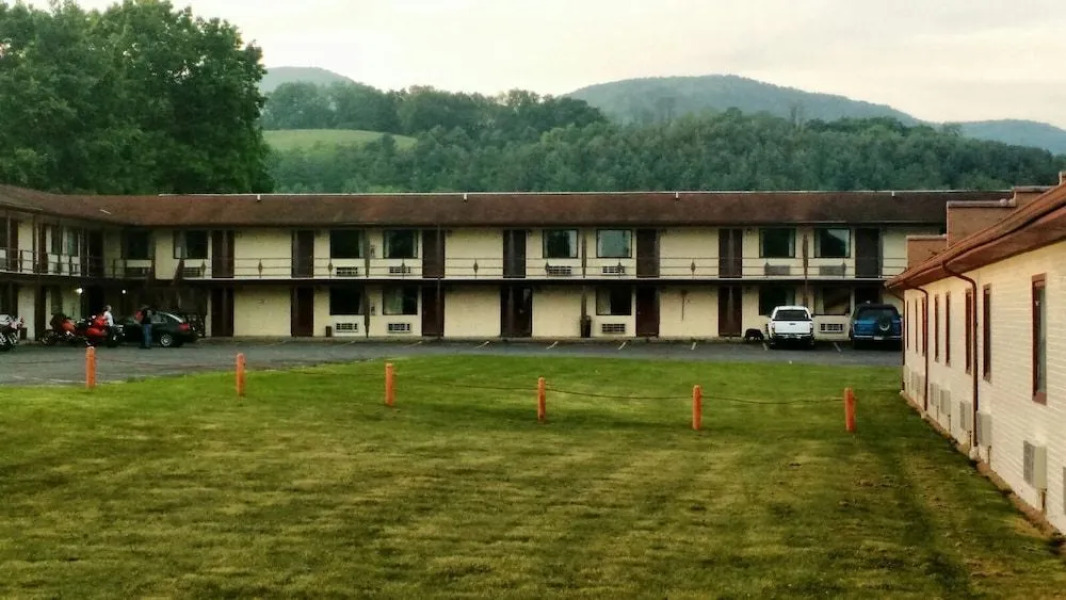 Marlinton Motor Inn