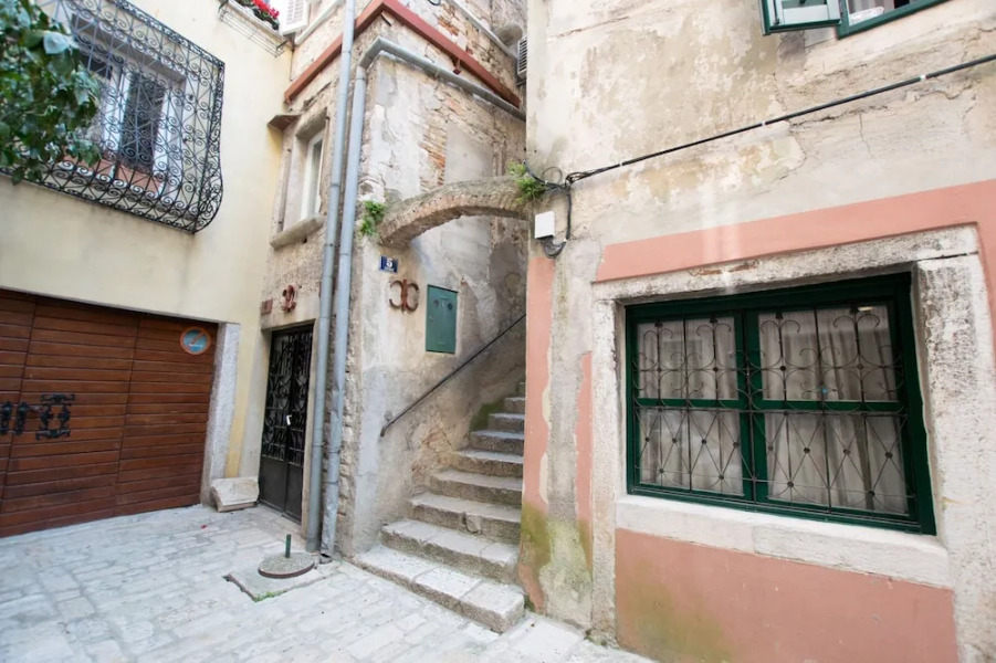Beautiful Rustical Apartment in Rovinj