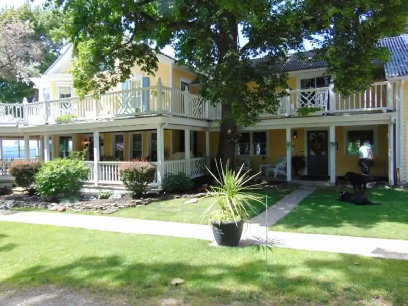 Magnolia Place Bed & Breakfast