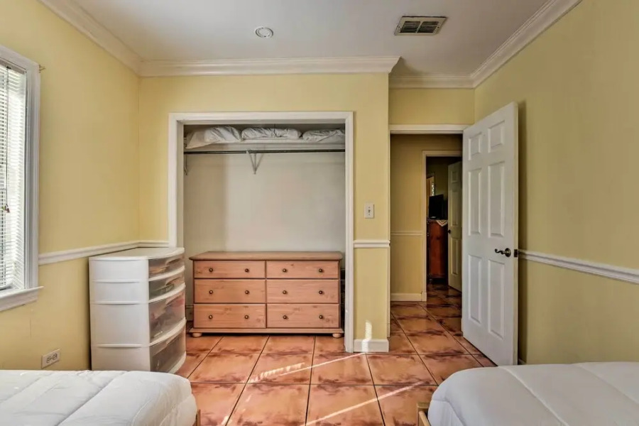 Quaint Central Miami Bungalow: 10 Mi to Mid-beach!