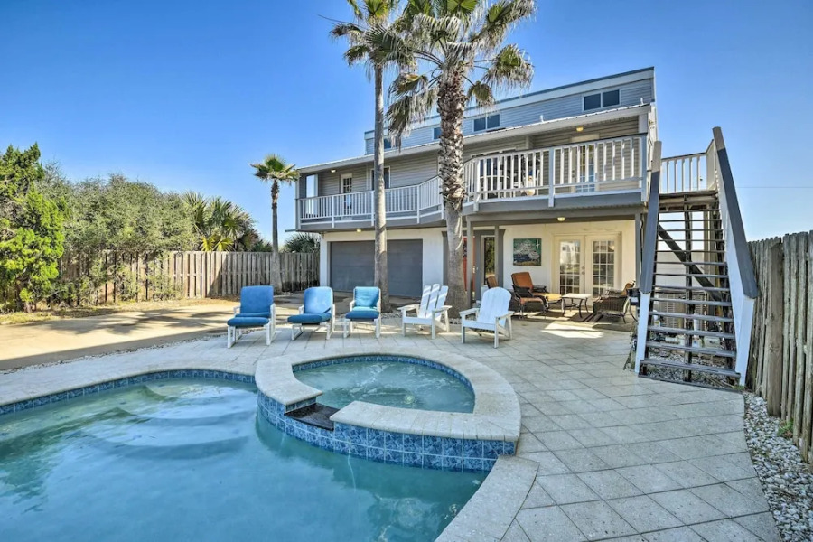 Sunny Florida Home w/ Decks & View, Steps to Beach