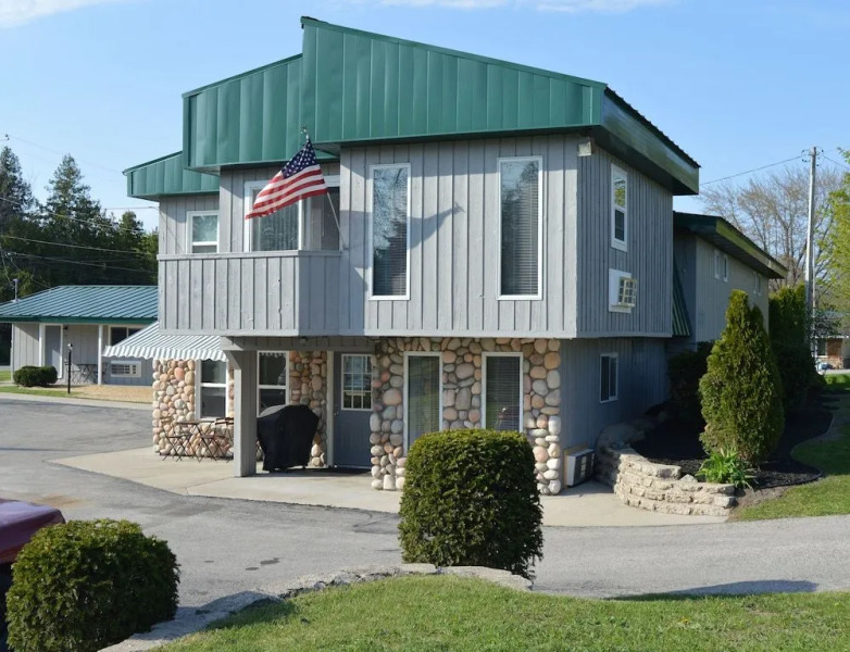 Coastal Suites Resort