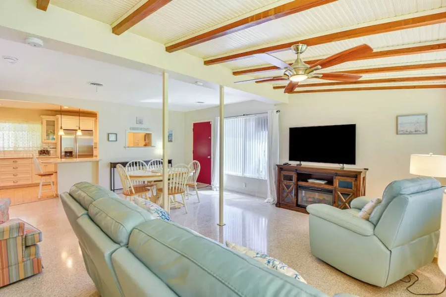 Mins From Anna Maria Island: Bright Home w/ Pool!