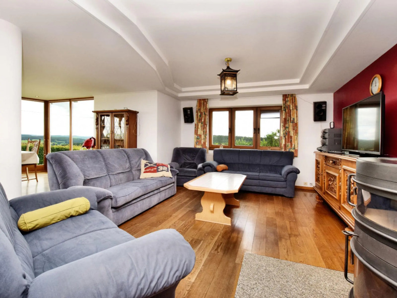 Modern Holiday Home in SchÃ¶nberg with Jacuzzi