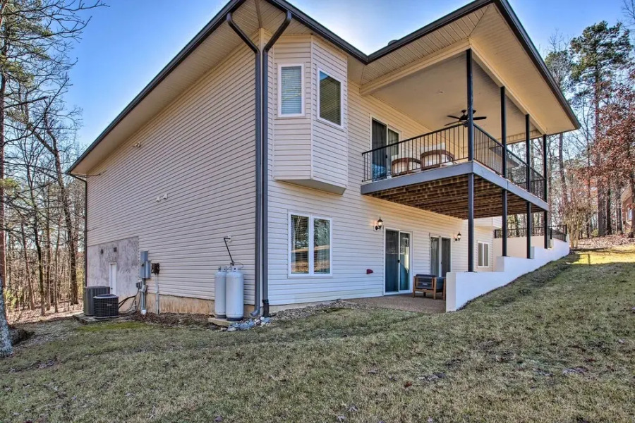 Hot Springs Village Home on Golf Course!