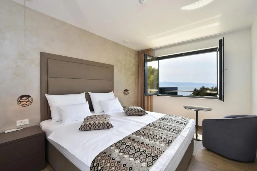 Luxury, seafront Villa IVAN with heated pool only 100m from beach